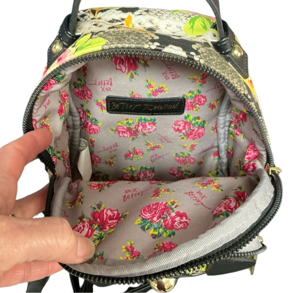 Betsey Johnson - EC - Puppy Face Yellow and Pink Floral Backpack - Picture 5 of 7